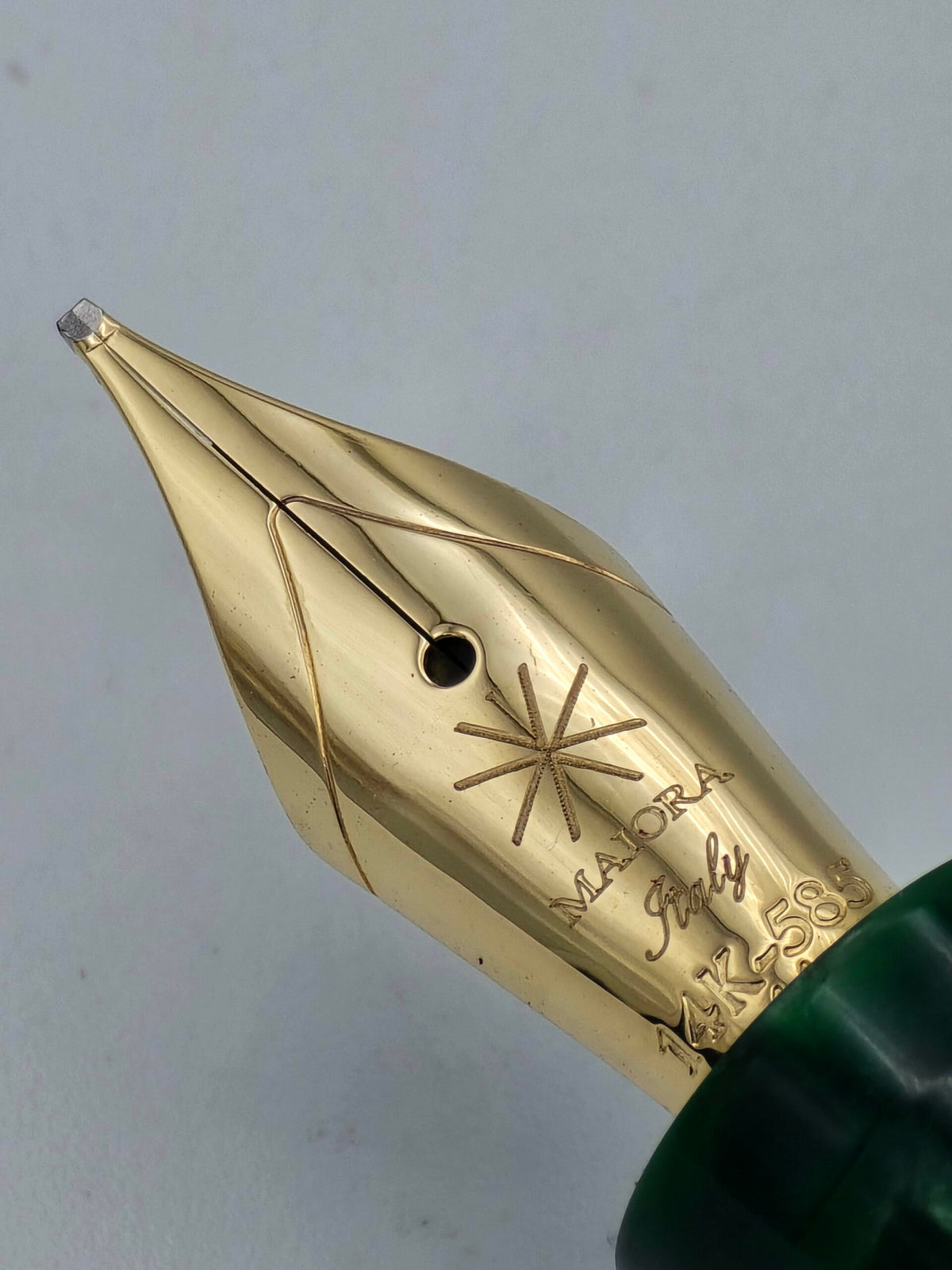 Maiora Alpha Smeraldo LE 8/38 - 14k 1.1 Stub Nib - Pre-Owned