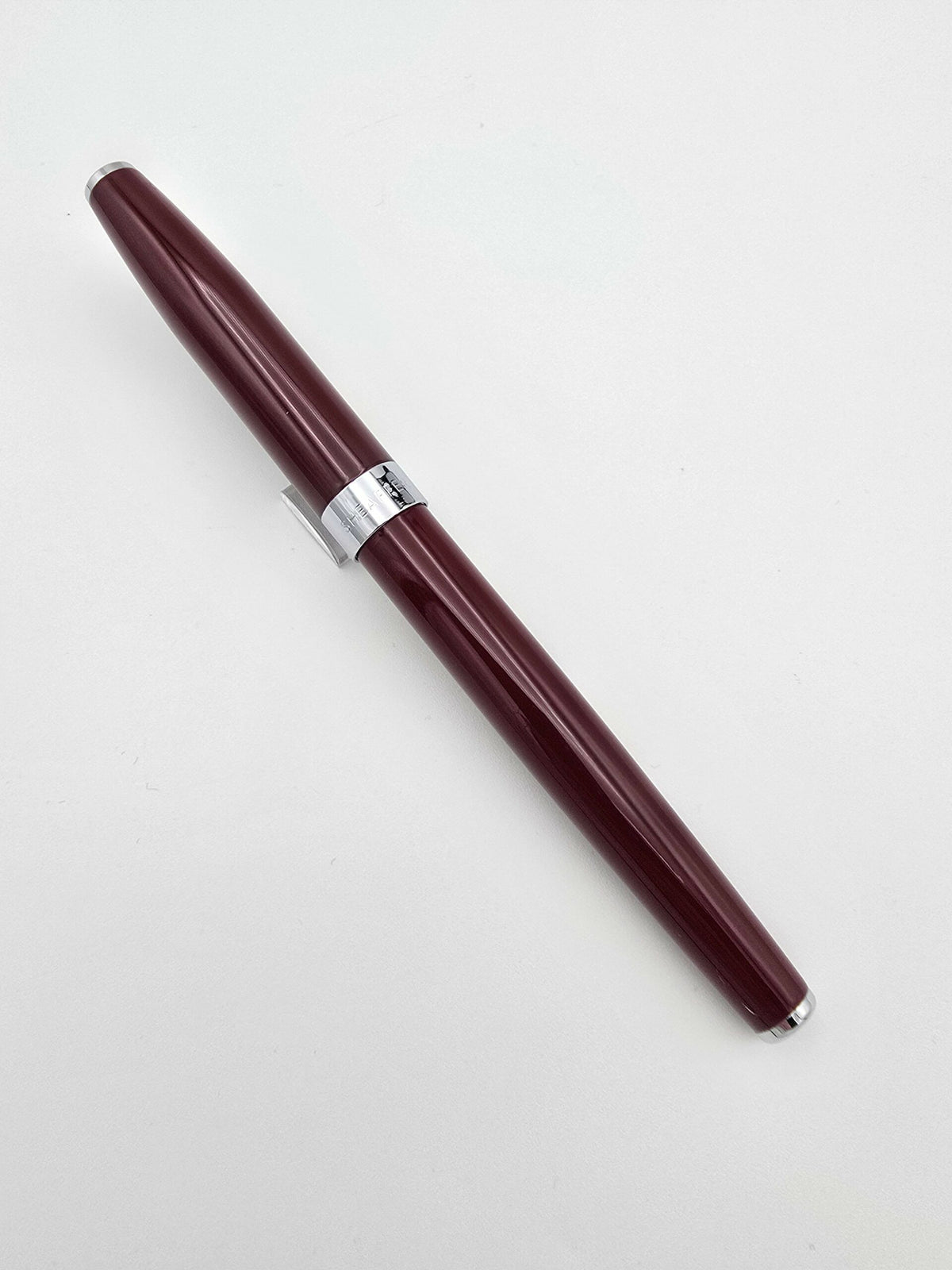 Sheaffer Sagaris Burgundy - Fine Steel Nib - Pre-Owned