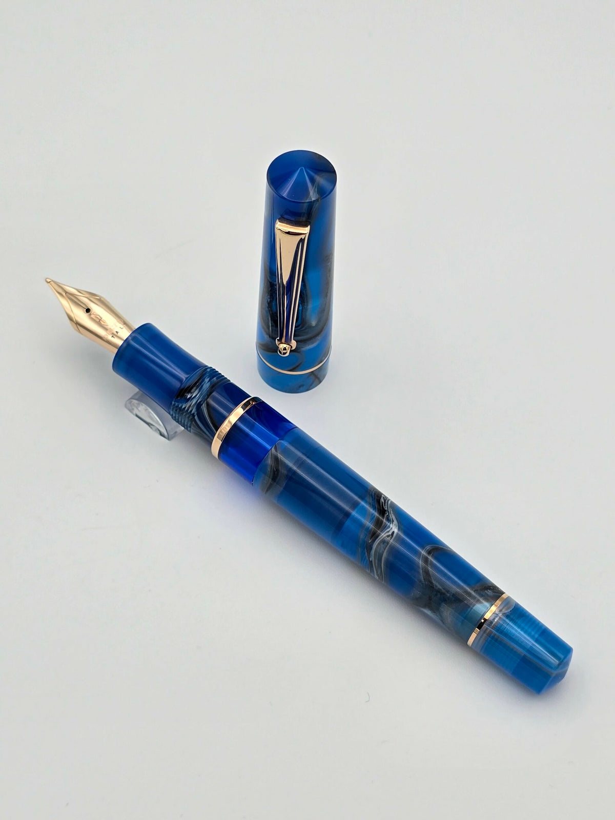 Delta Duna Blue Oasis - Broad Steel Nib - Pre-Owned