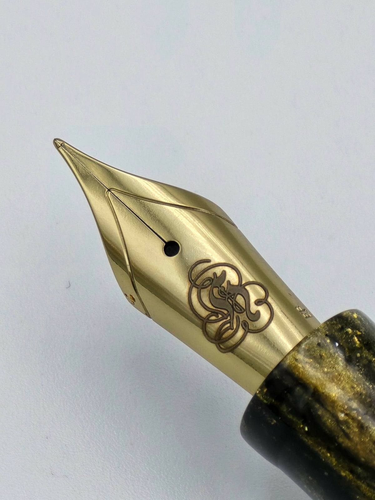 Smruti Pens X Hinze Midnight Goldrush - Extra Fine Steel Nib - Pre-Owned