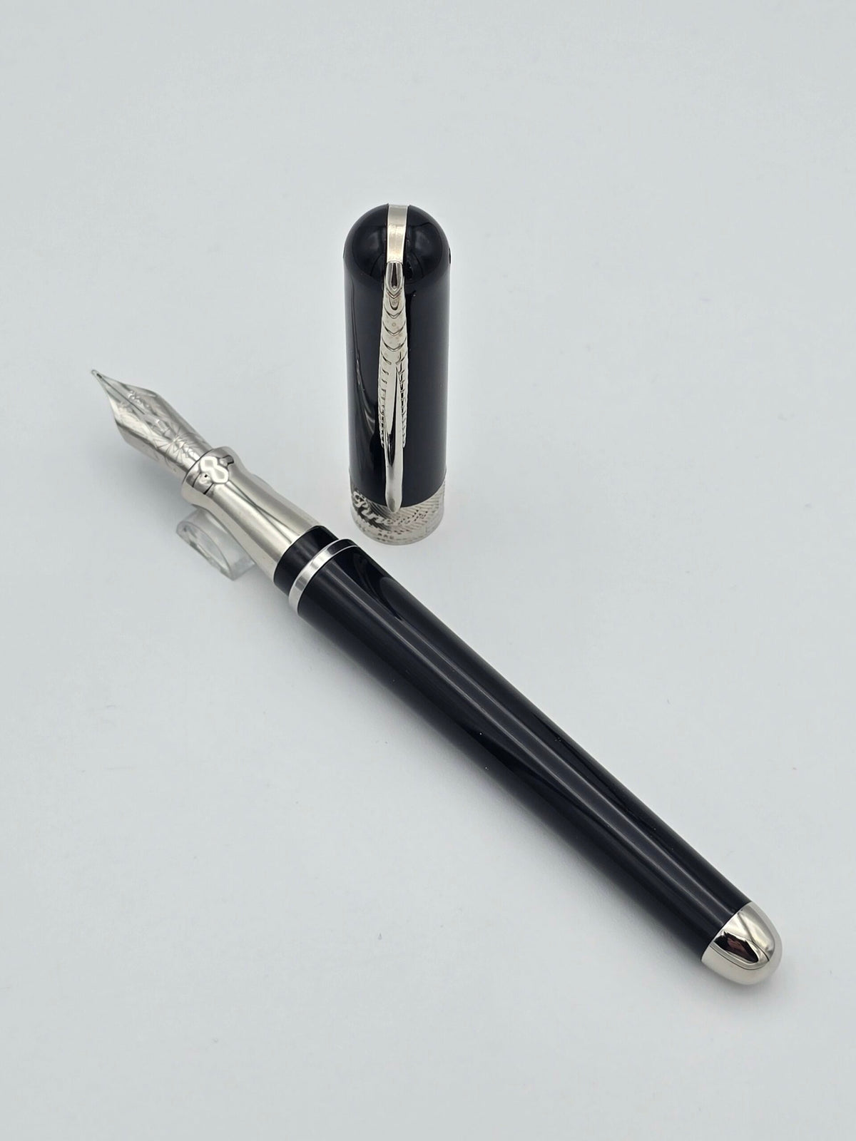 Pineider Avatar Black - Medium Steel Nib - Pre-Owned
