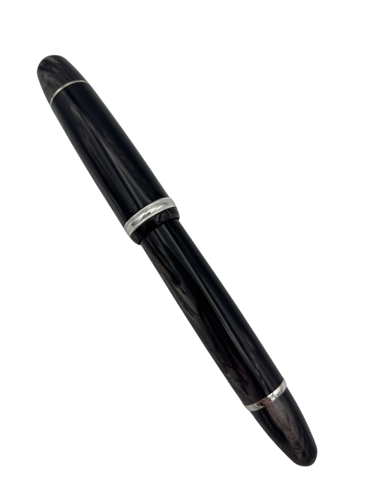 Penlux Masterpiece Grande Black Wave - Medium Nib - Pre-Owned