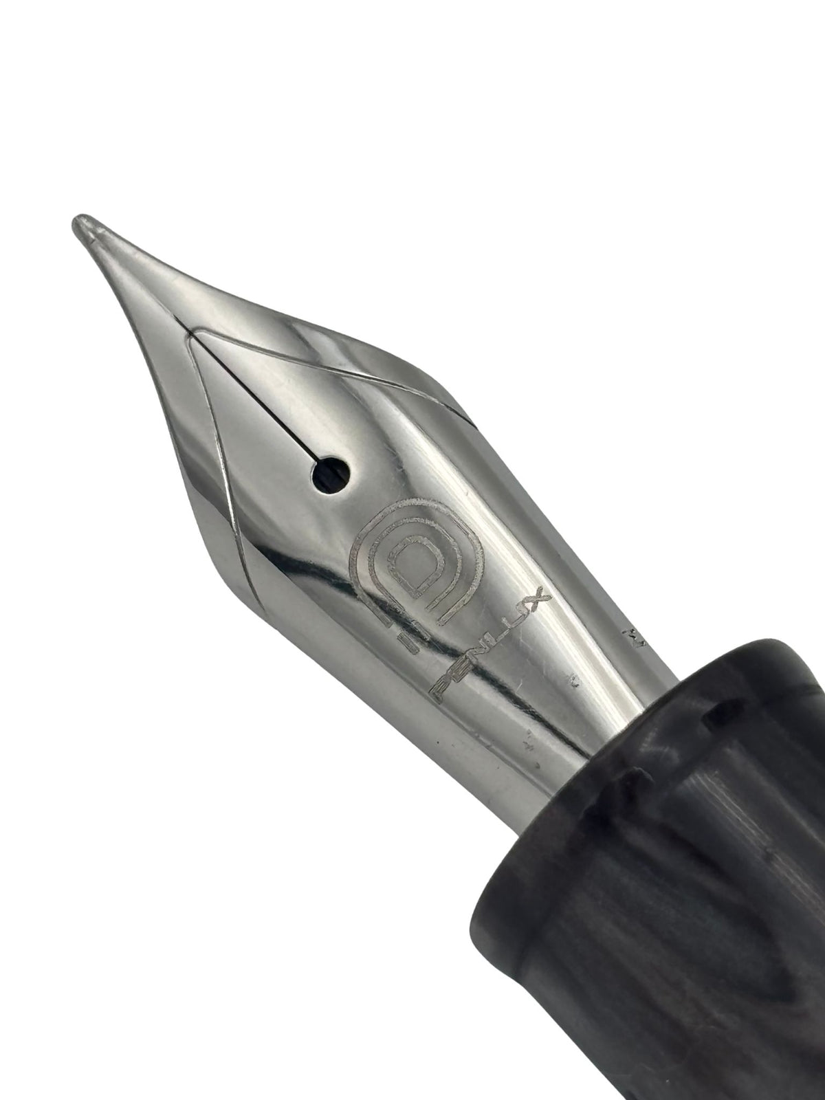 Penlux Masterpiece Grande Black Wave - Medium Nib - Pre-Owned