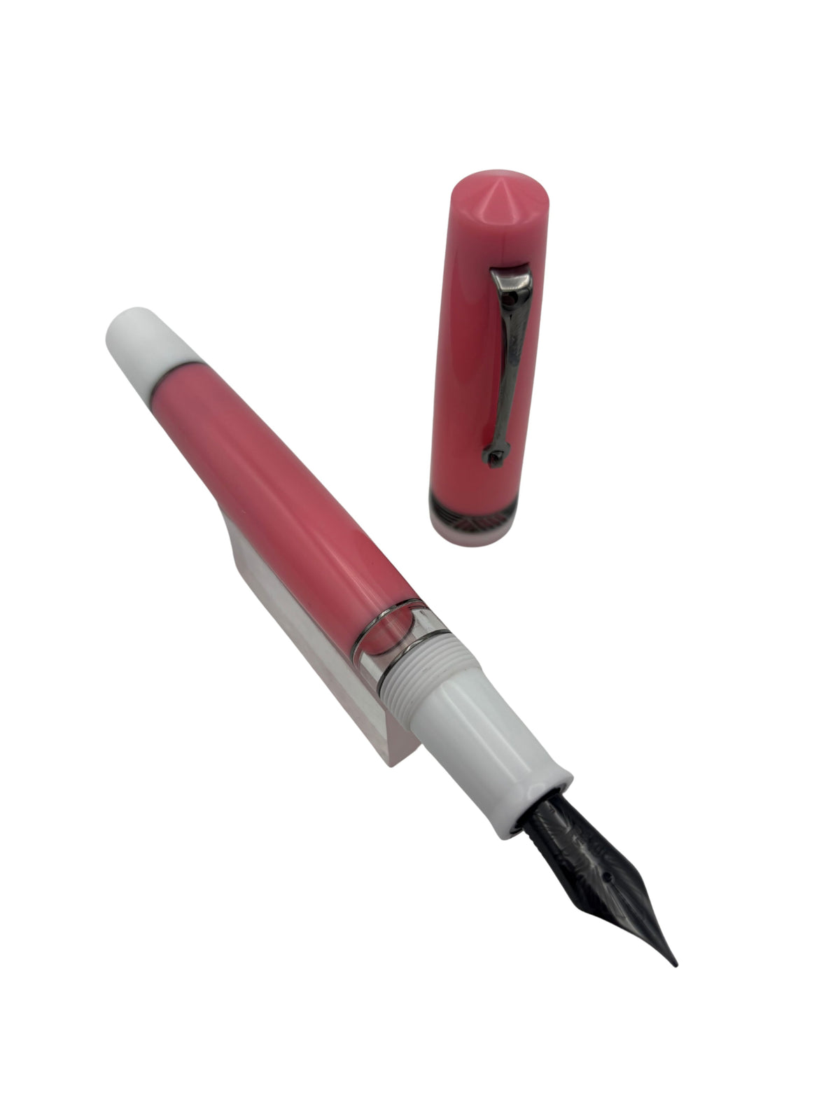 Leonardo Magico Venus Dream - Fine Nib - Pre-Owned