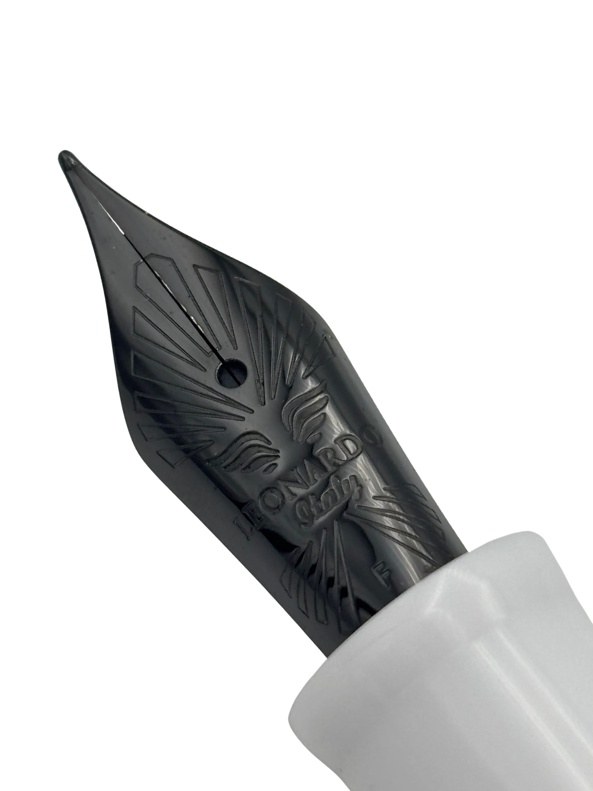 Leonardo Magico Venus Dream - Fine Nib - Pre-Owned