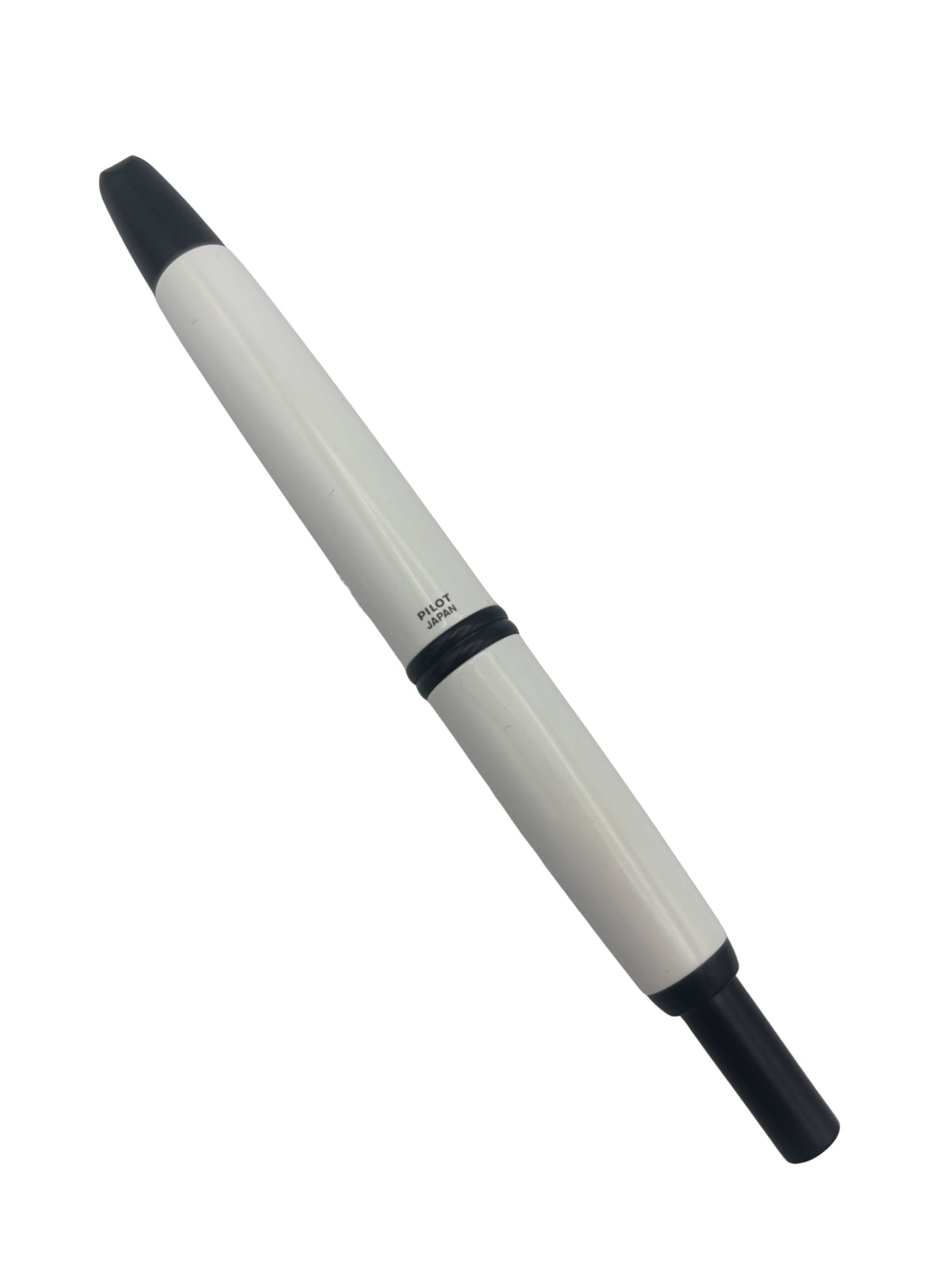 Pilot Vanishing Point White and Black - 18k Medium Nib - Pre-Owned
