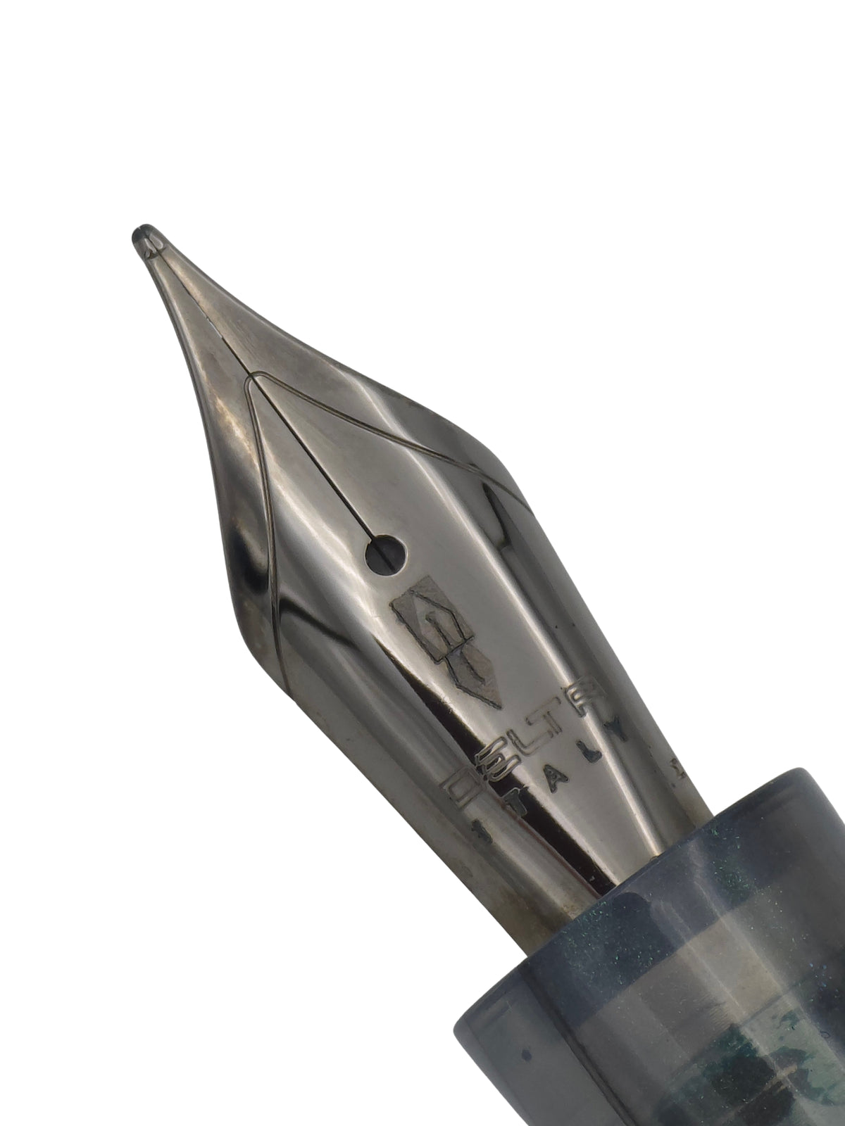 Delta Duna Zephyr Grey - Medium Nib - Pre-Owned