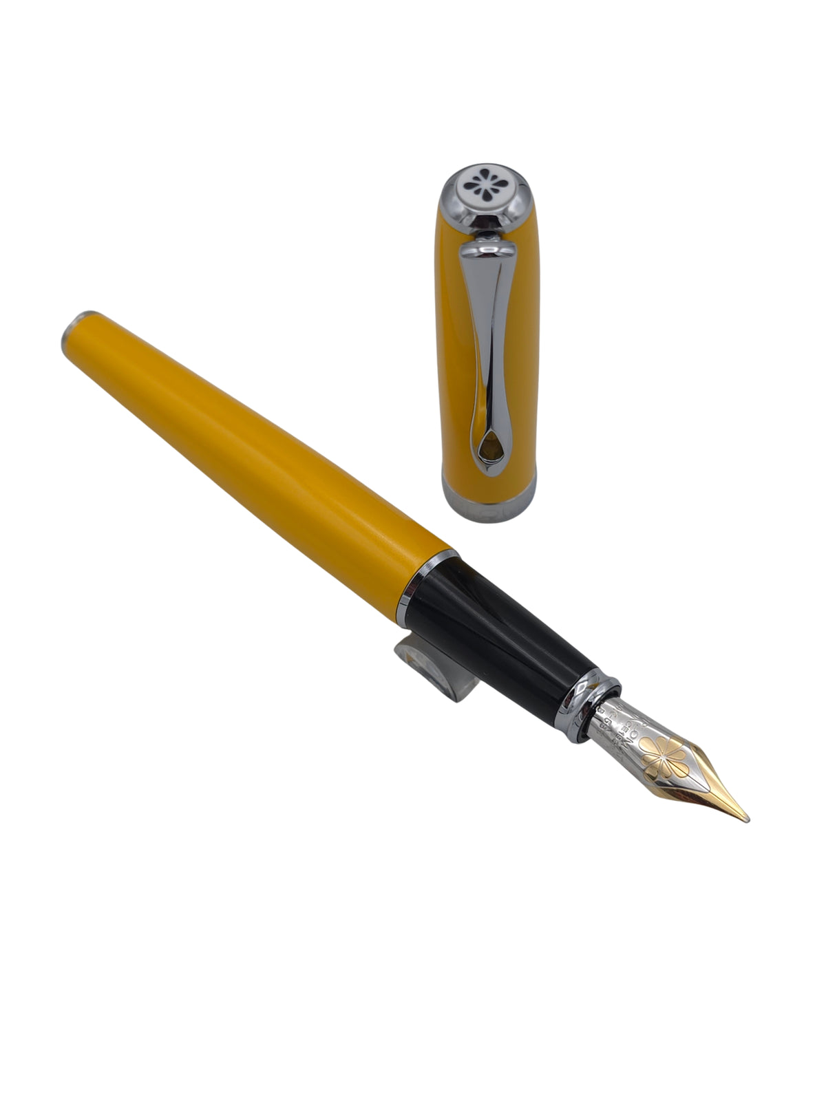 Diplomat Excellence A2 Yellow - 14k Broad Nib - Pre-Owned