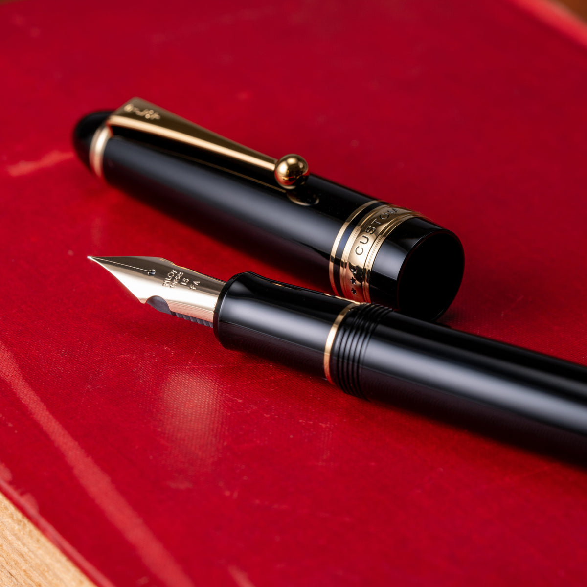 Pilot Custom 743 - Black
