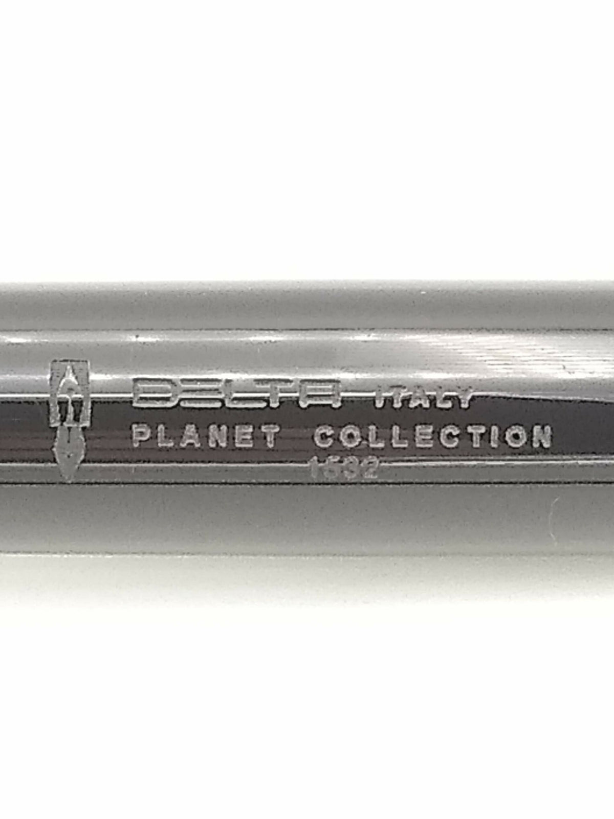 Delta Planet Collection Green - 18k Medium Nib - Pre-Owned