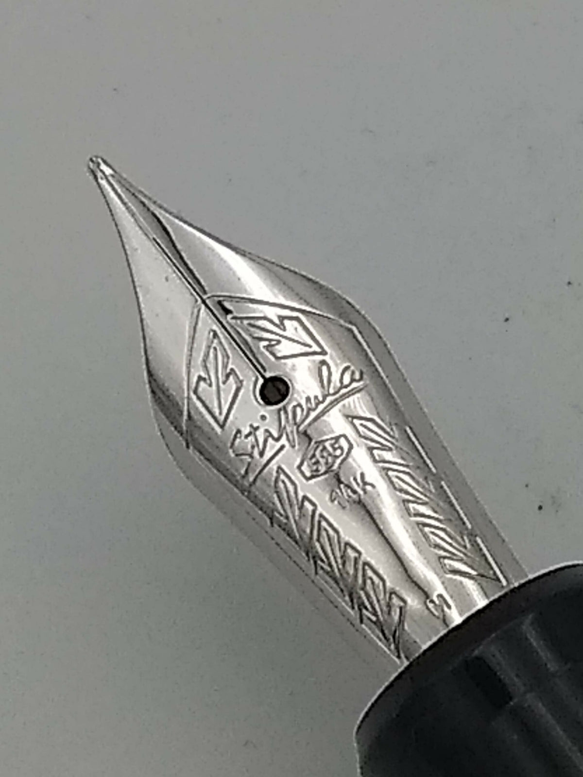 Stipula Etruria Oversize Carbon Fiber - 14k Medium Nib - Pre-Owned