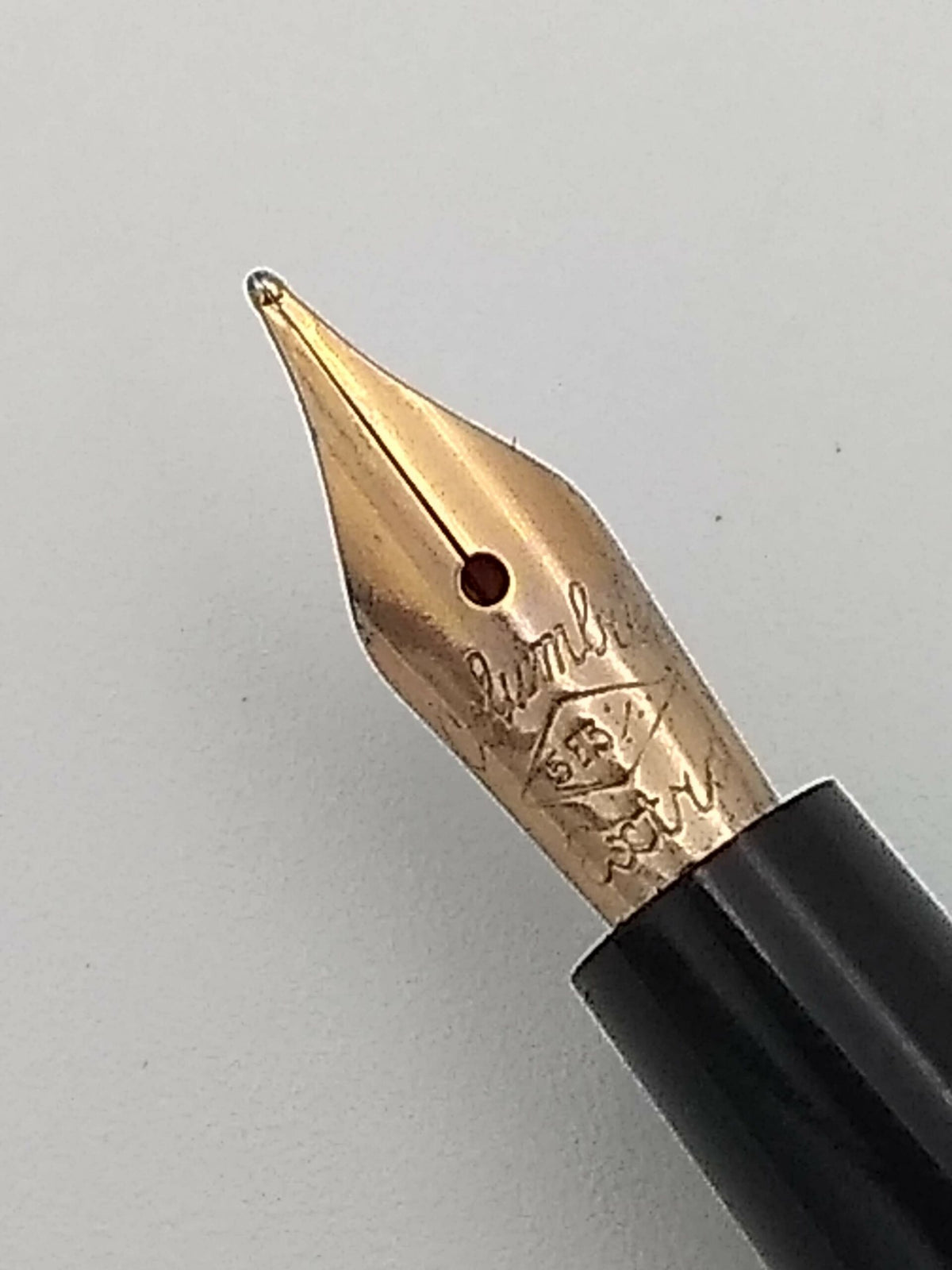 Columbus 50 Black - 14k Fine Nib - Pre-Owned