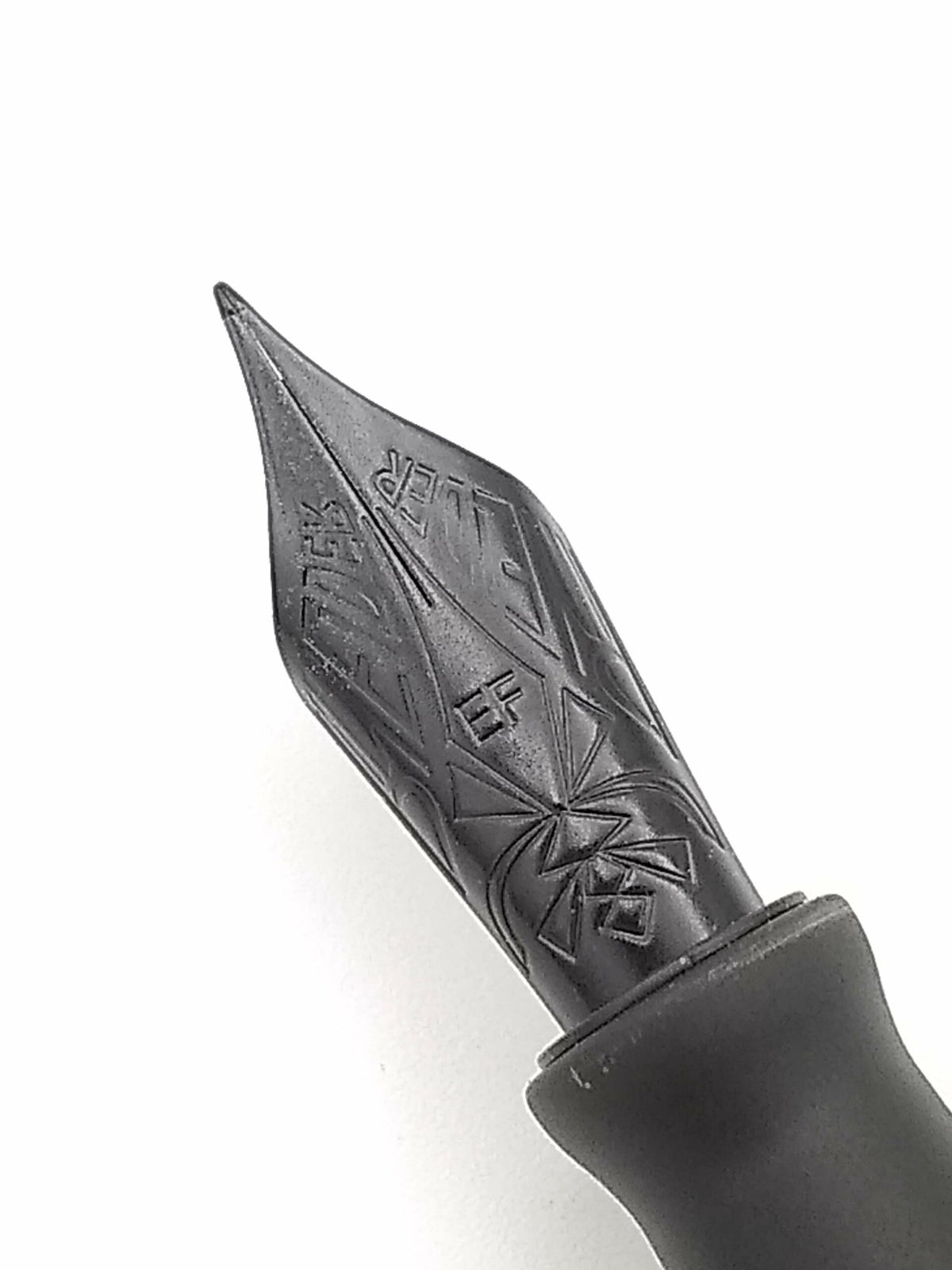 Pineider Avatar UR Matte Black - Extra Fine Nib - Pre-Owned